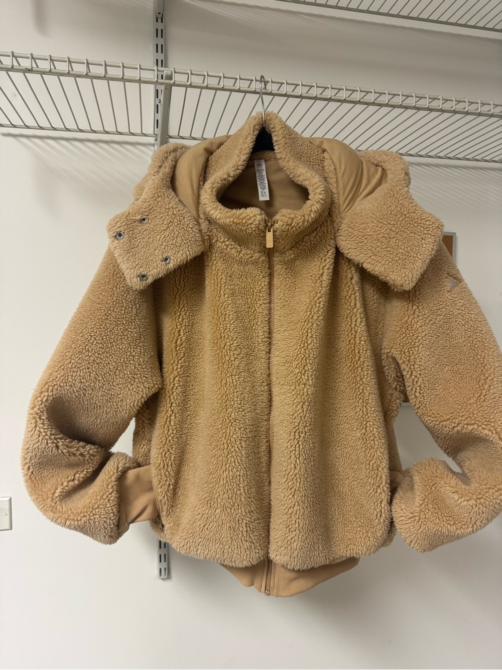 Alo Cozy Teddy Sherpa Jacket - Camel